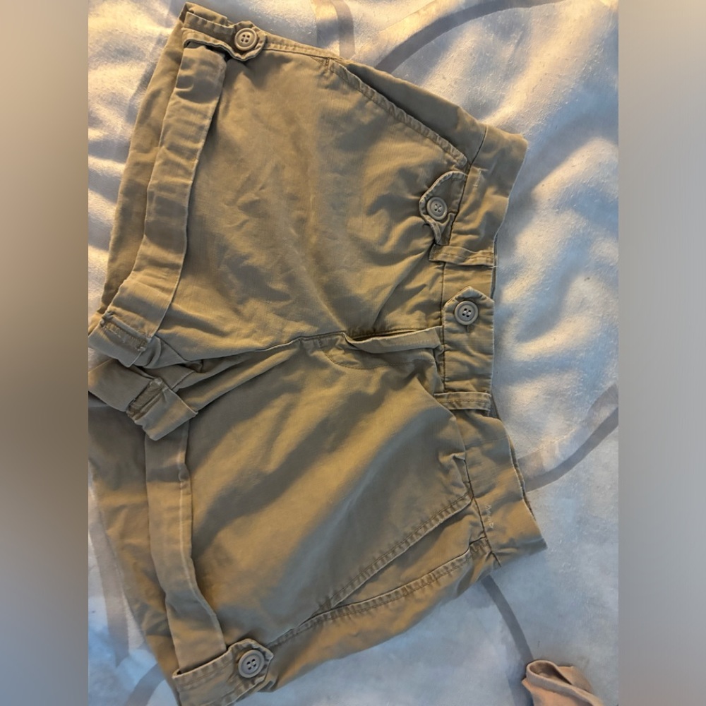 Lucky khaki shorts. Button down pockets in back